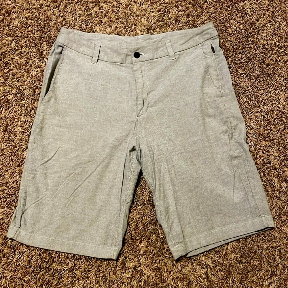Lululemon Commission Classic Fit Shorts
